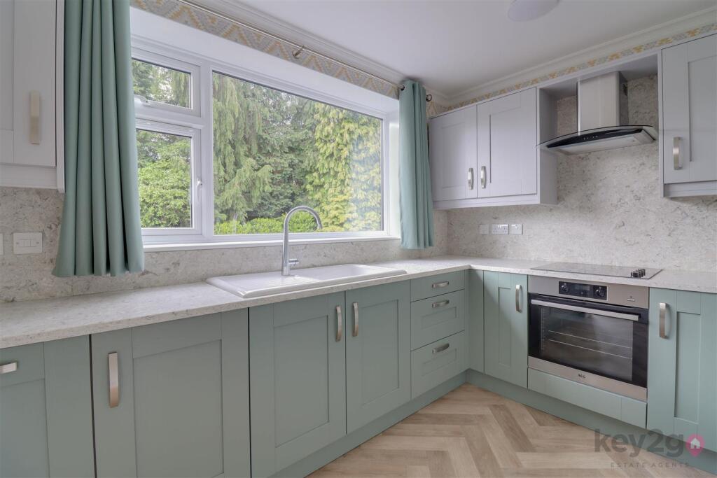 Walton Court, Beauchief, Sheffield, S8 - More