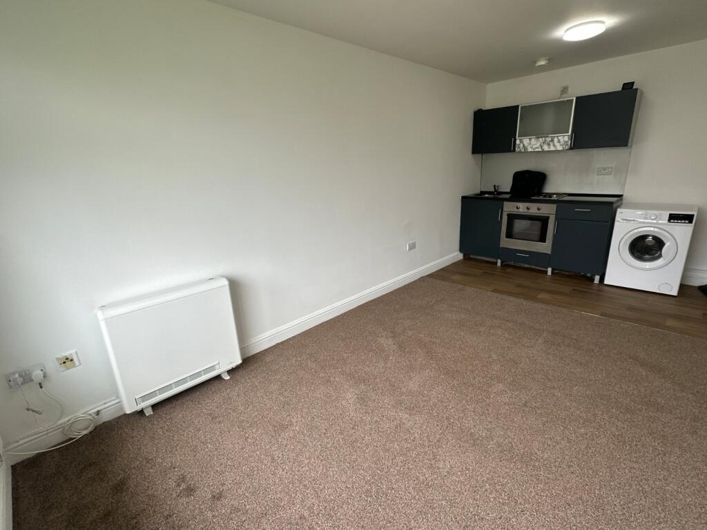 Apartment in Calderdale, West Yorkshire - View 4