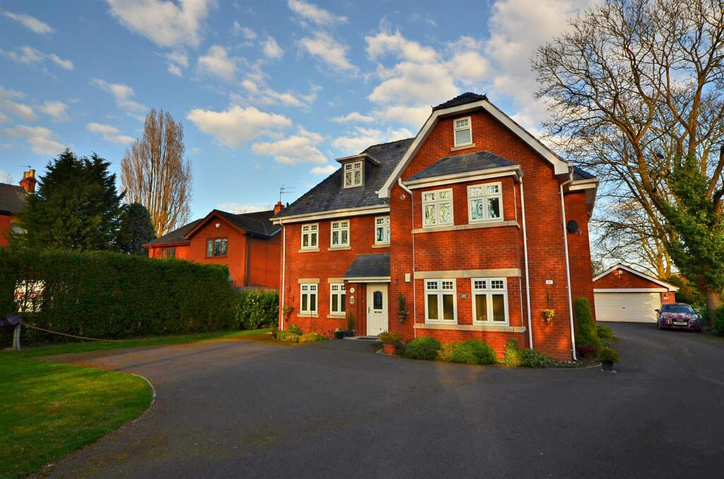 Main image of property: Apt 4, New Village Road, Cottingham