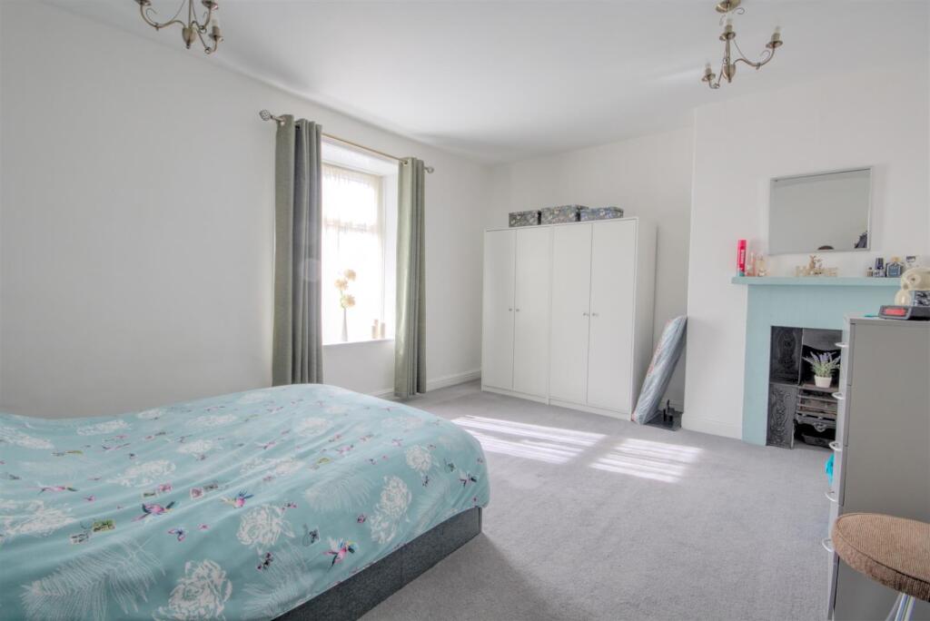 House in Bradford - View 4