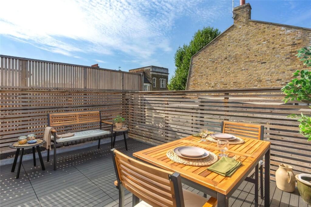 Apartment in London - View 4