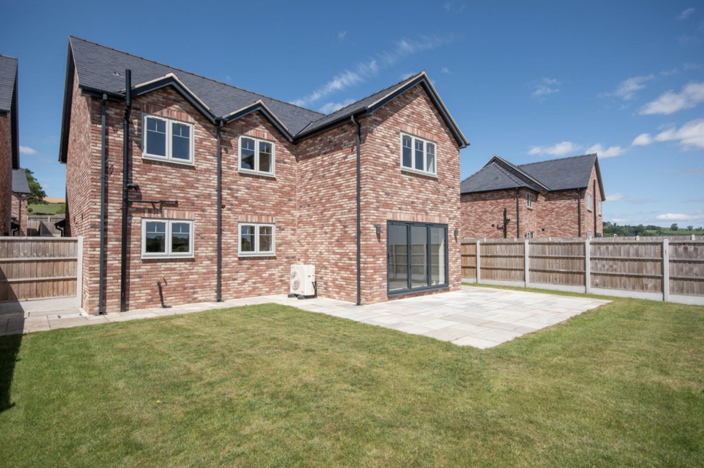 Breidden View, Llansantffraid YM Mechain, SY22 6FL photo 2