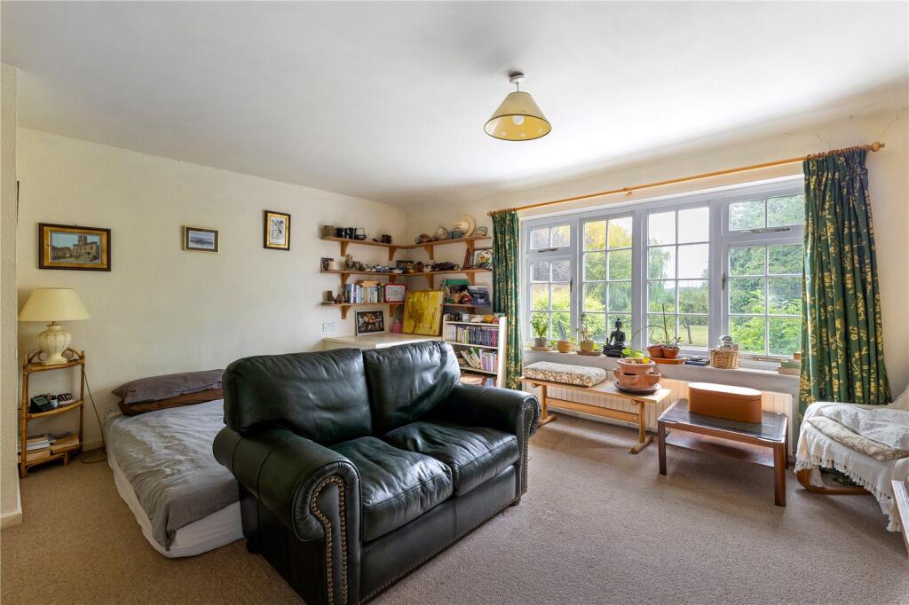 House in Chester, Huntington - More