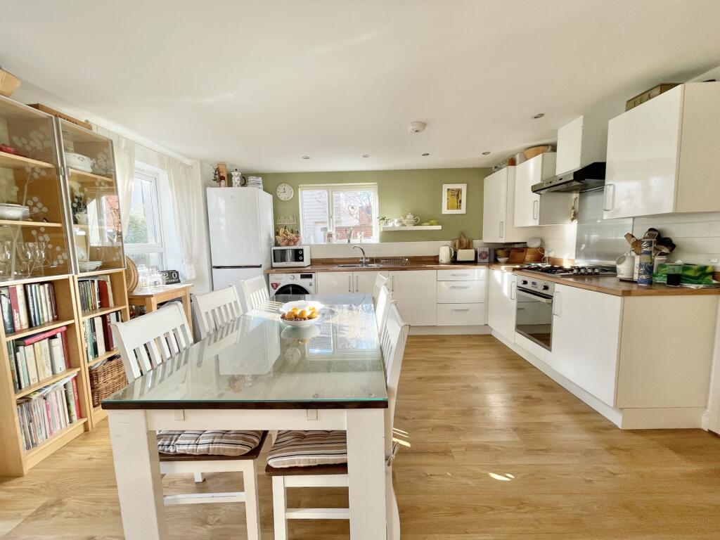 Apartment in Exeter, Devon - View 4