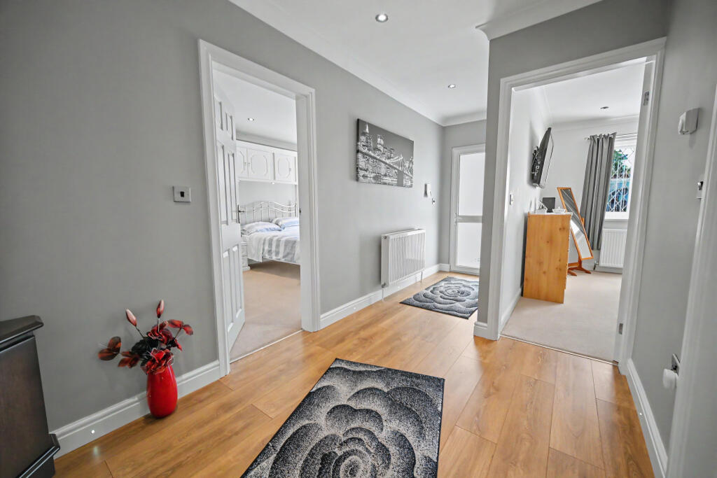 House in Wolverhampton, West Midlands - More