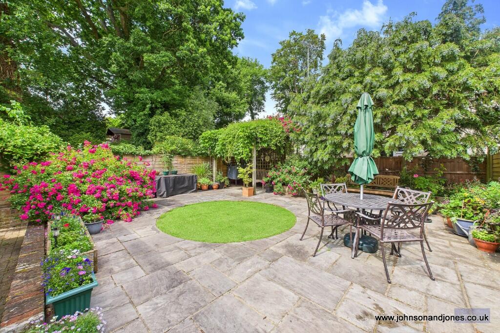 Malus Drive, Rowtown, Surrey, KT15 photo 2