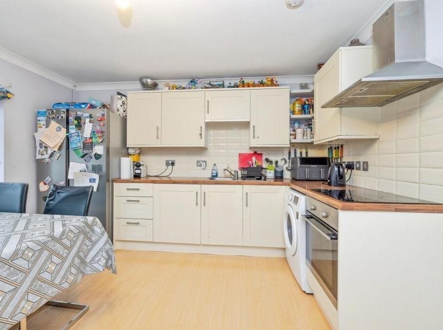 Apartment in Watford - View 3