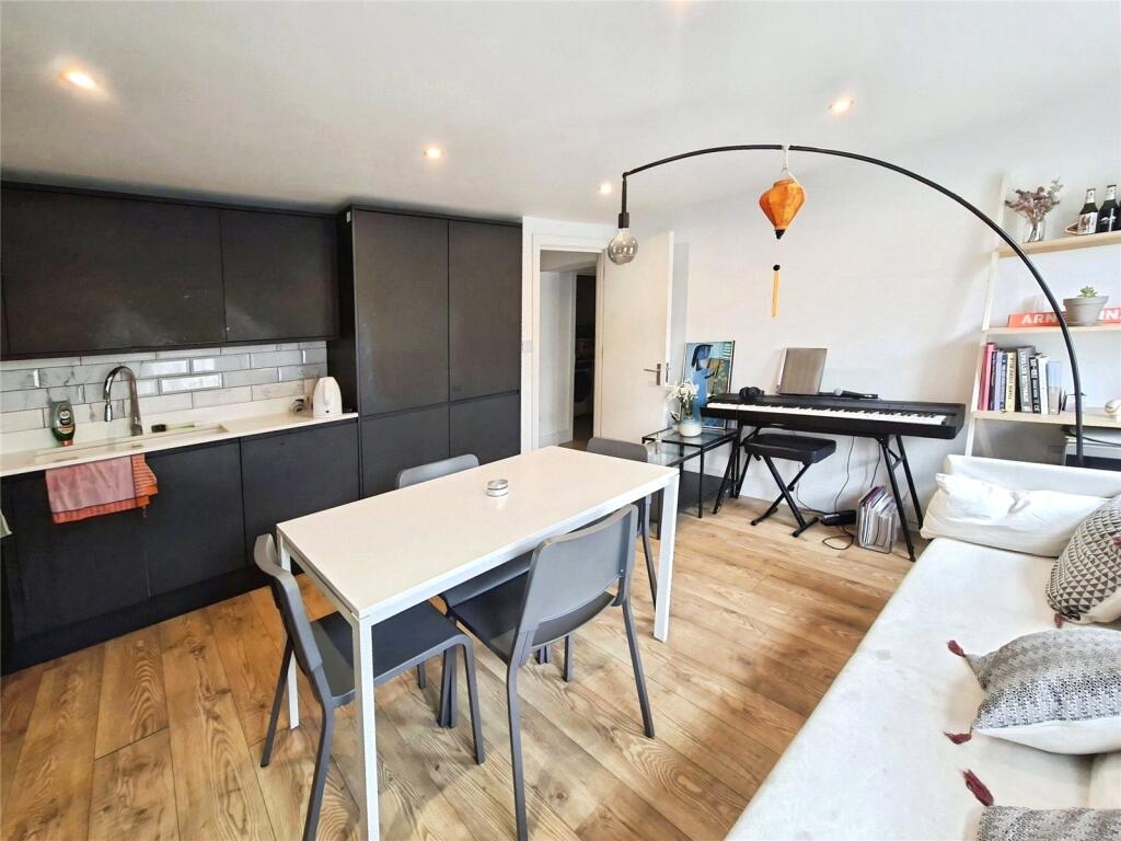 Apartment in London - View 3
