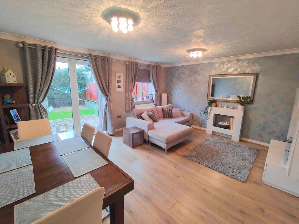 21 Spruce Heights, Hove Edge, Brighouse, HD6 2JS photo 4