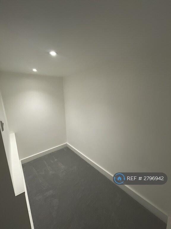 Apartment in Torquay - More