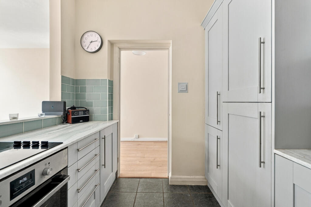 Apartment in East Hertfordshire, Hockerill, Bishop's Stortford - View 5