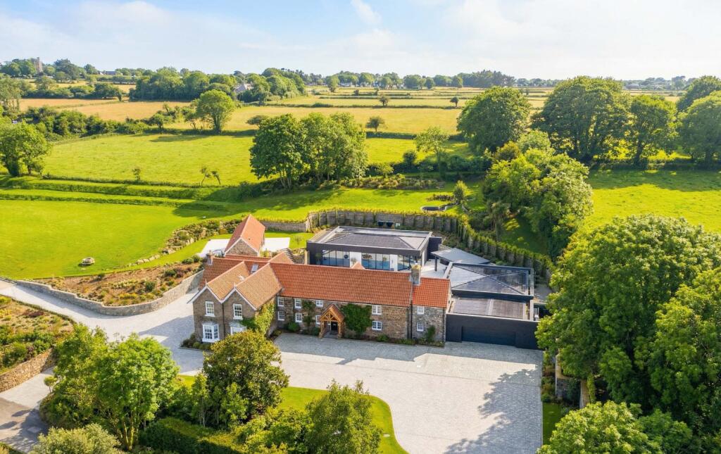 Main image of property: La Vassalerie, St. Andrew, Guernsey