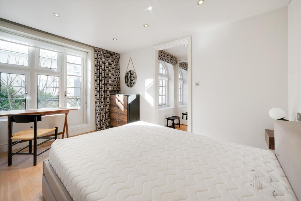 Apartment in London - More