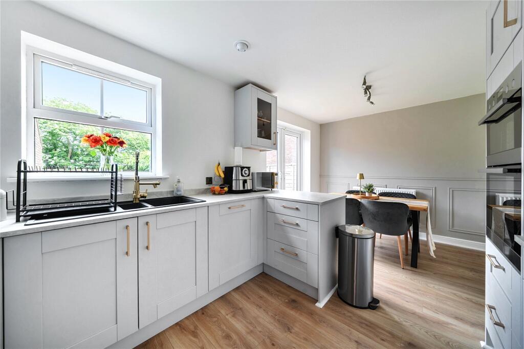 House in Leeds, Howlett Cross - View 3