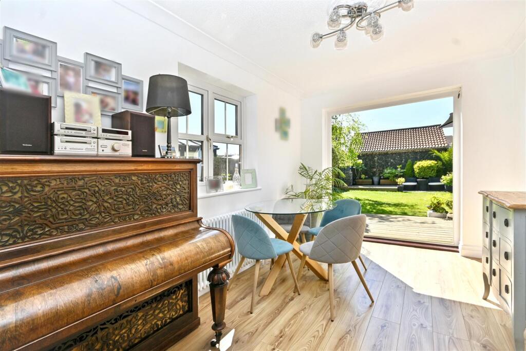 Schofield Way, Eastbourne photo 5