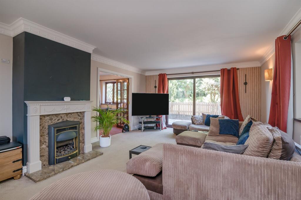 House in Newport - View 4