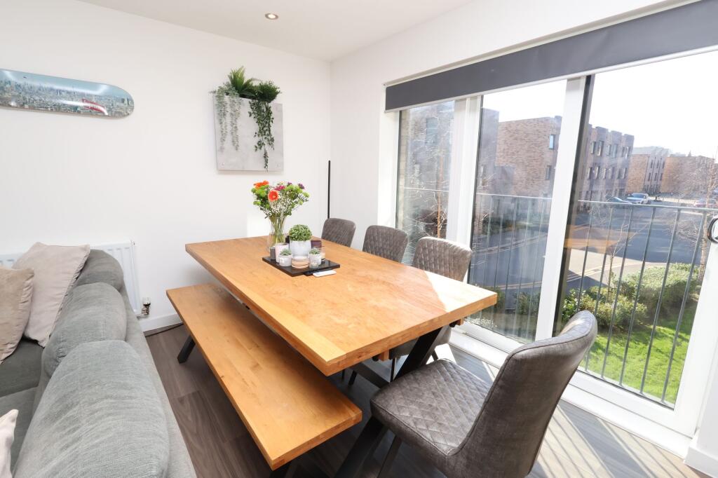 Enriqueta Rylands Close, Stretford, M32 - View 6