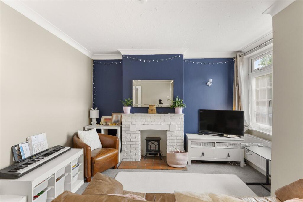 Angel Road, Thames Ditton, Surrey, KT7 photo 2