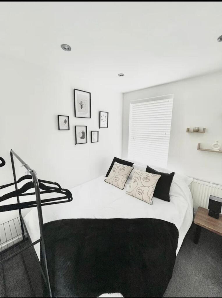 Apartment in Warrington, Bank Quay, Bewsey - View 5
