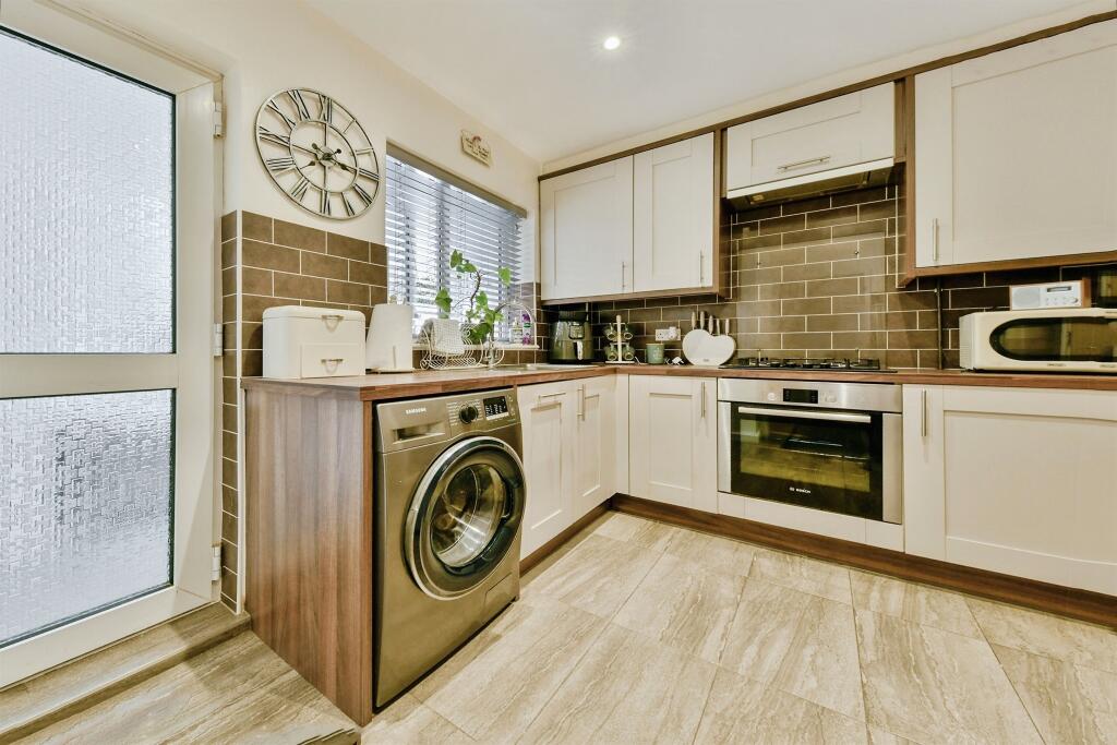House in North Hertfordshire, Hertfordshire - View 4