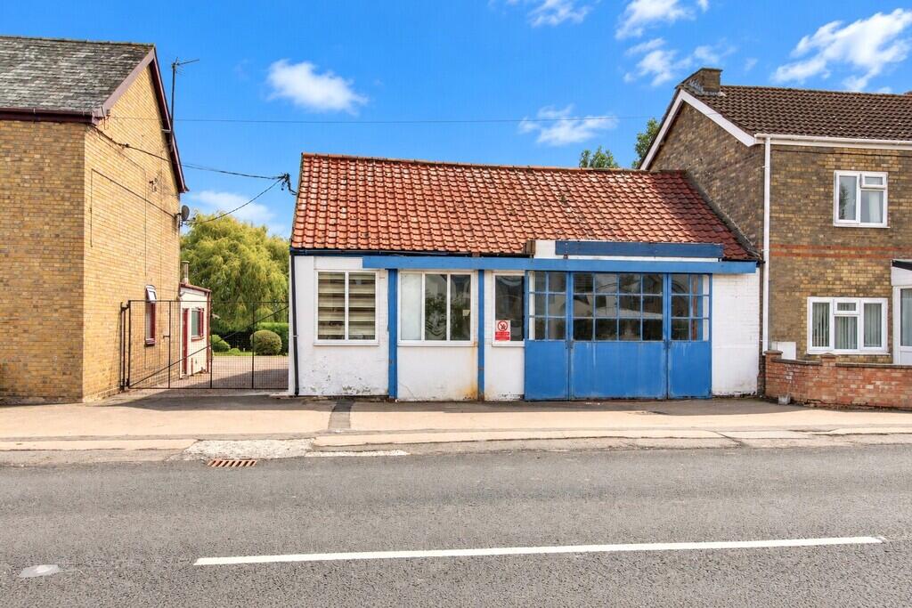 Station Road, Manea photo 2