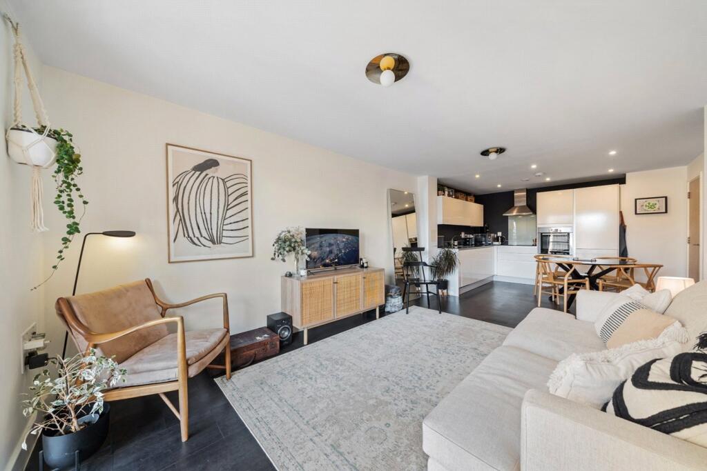 Main image of property: Mildmay Avenue, London, N1