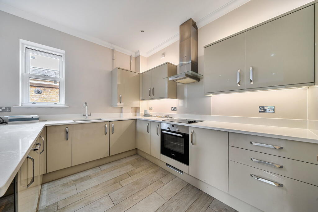 Apartment in London - More