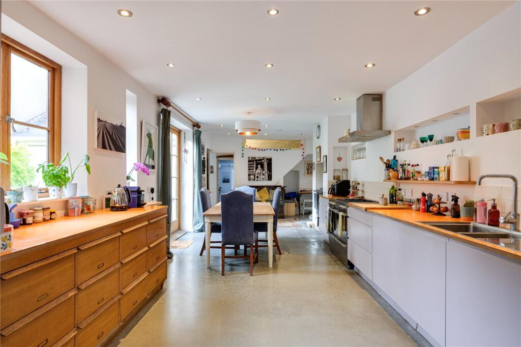 37, South Street, Bridport, Dorset, DT6 photo 4