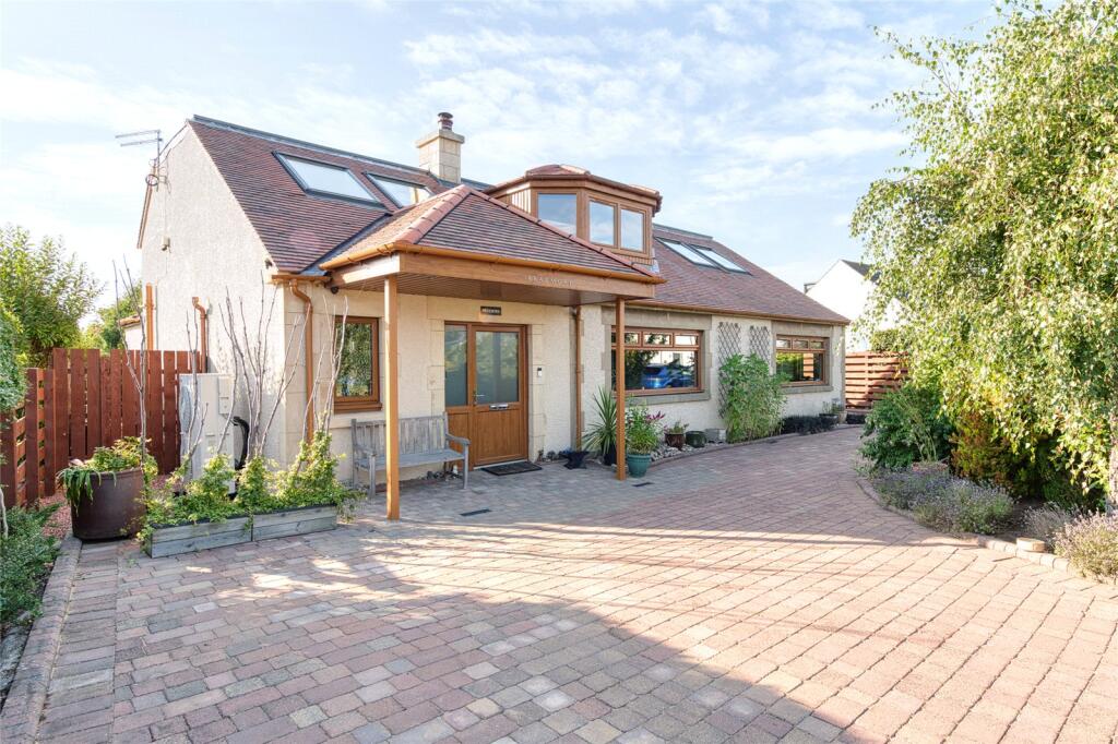 Main image of property: Braemore, Douglas Road, Longniddry, East Lothian, EH32 0LE