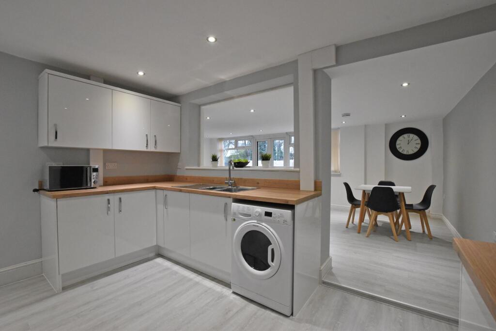 House in Nottingham, Nottinghamshire - View 2