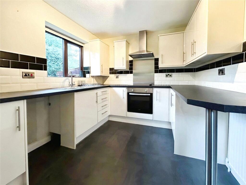 Thornbrook Close, Chapeltown, Sheffield, South Yorkshire, S35 photo 2