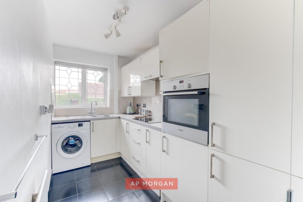 Burnthurst Crescent, Shirley, Solihull, West Midlands, B90 photo 4