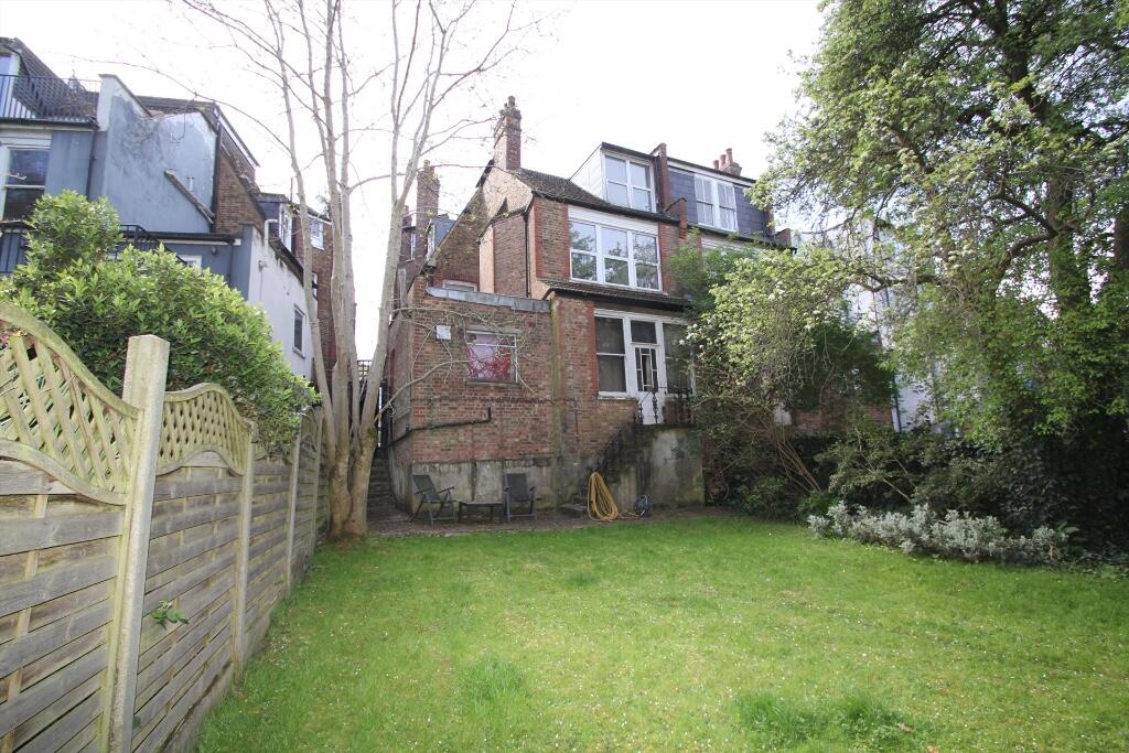 Kings Avenue, London, N10 photo 3