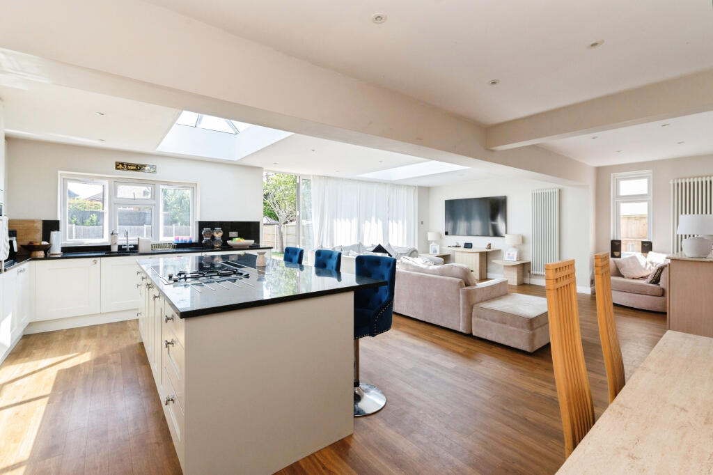 Main image of property: Oaklea Avenue, Chelmsford, CM2