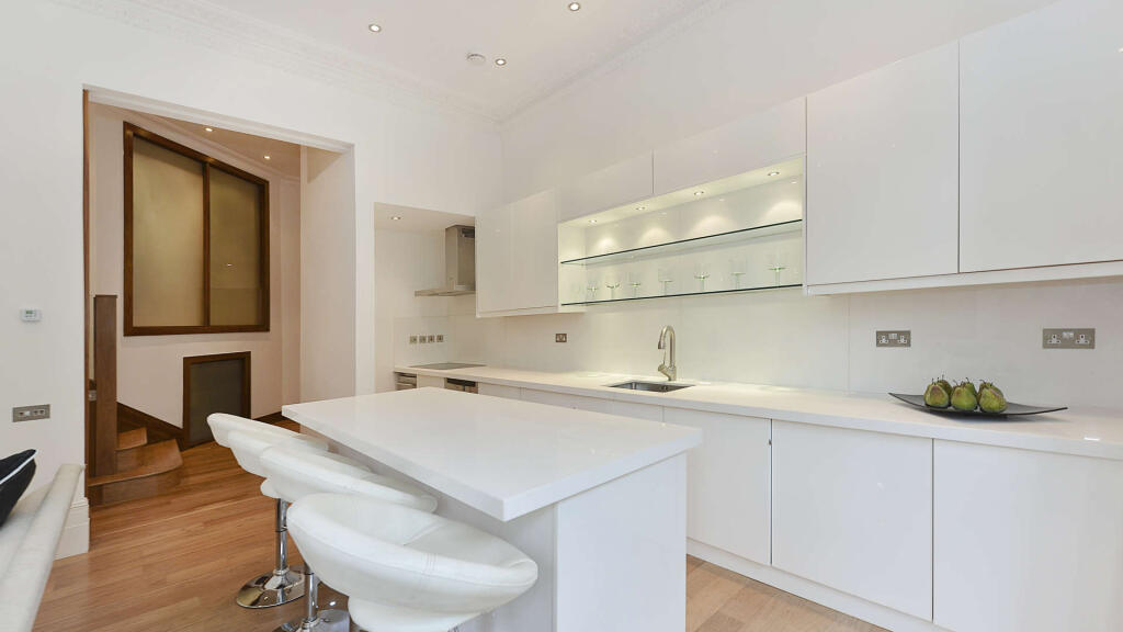 3 bedroom flat for rent