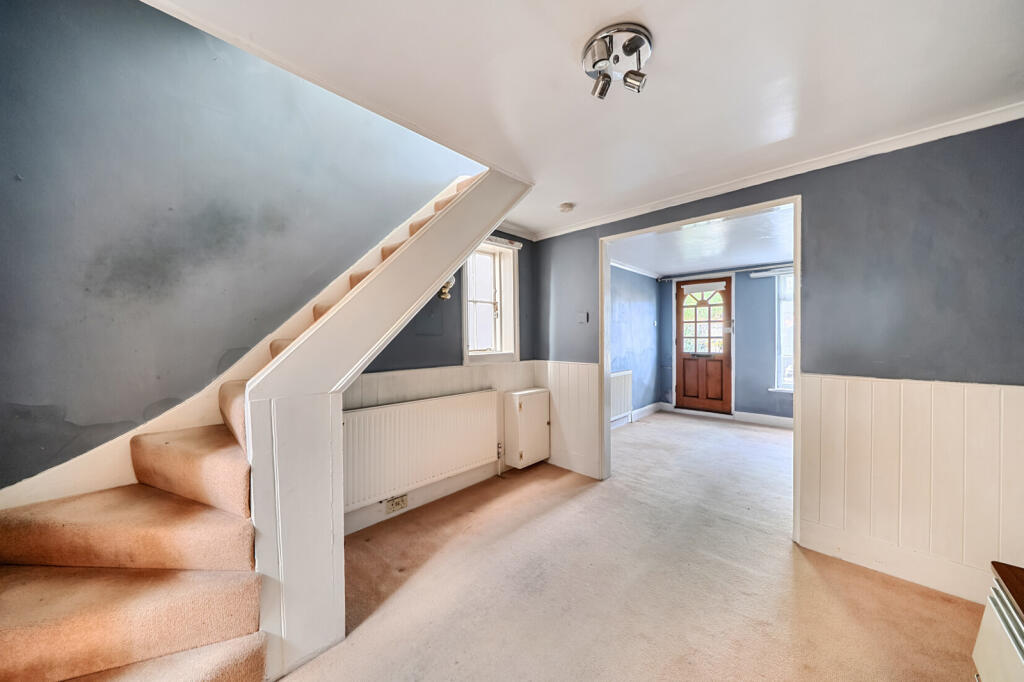 House in Sunbury-on-Thames, Sunbury Common, Kempton Park - View 4