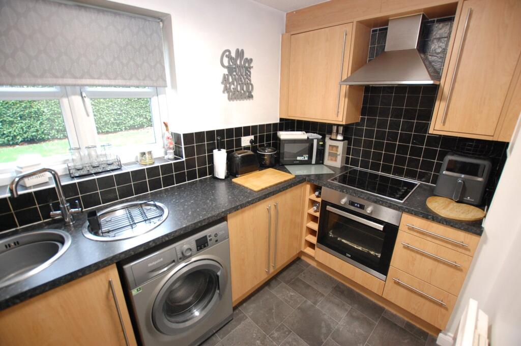 Lower Carrs, Ashton-under-Lyne, Greater Manchester, OL6 photo 4