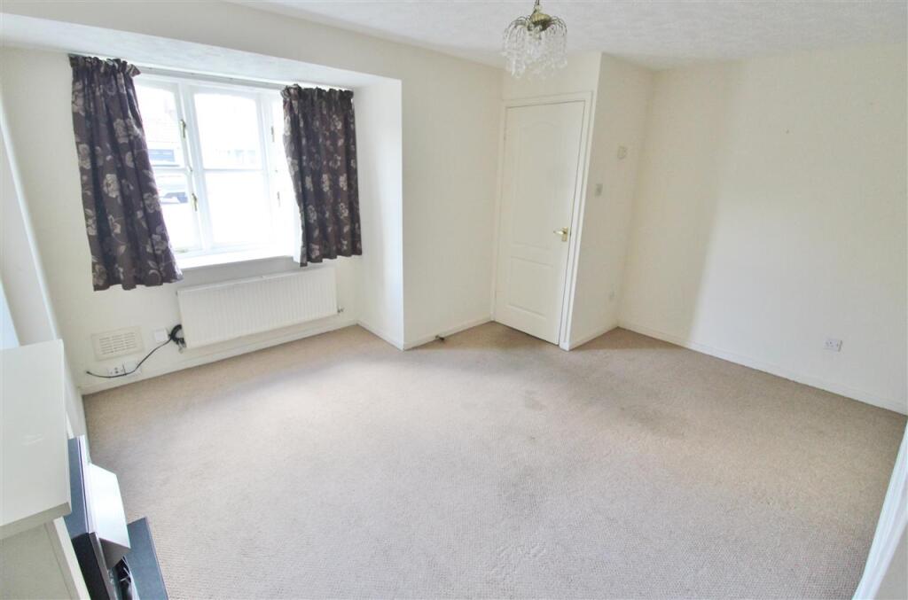 Lilacwood Drive, Grantham photo 3