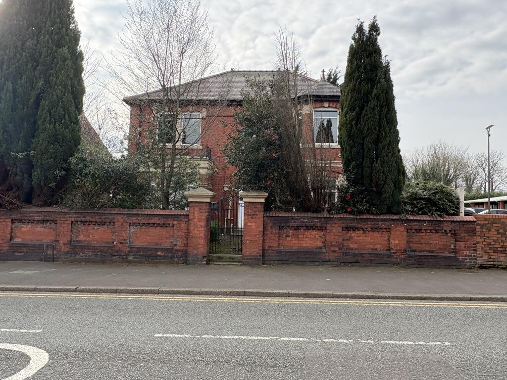 Main image of property: Maxwell House, Gidlow Lane, Wigan, Lancashire, WN6
