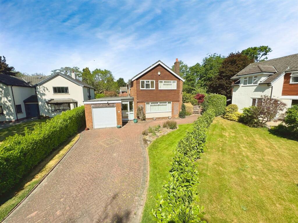 Wilton Crescent, Alderley Edge, SK9 photo 2