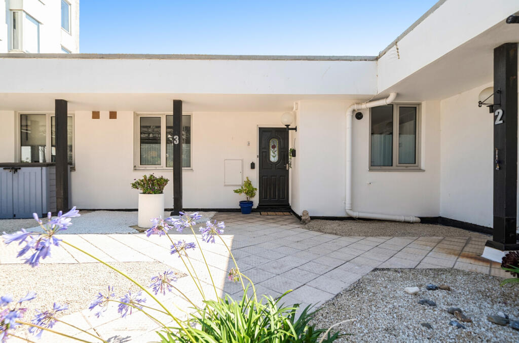 Apartment in Worthing, West Worthing - View 2