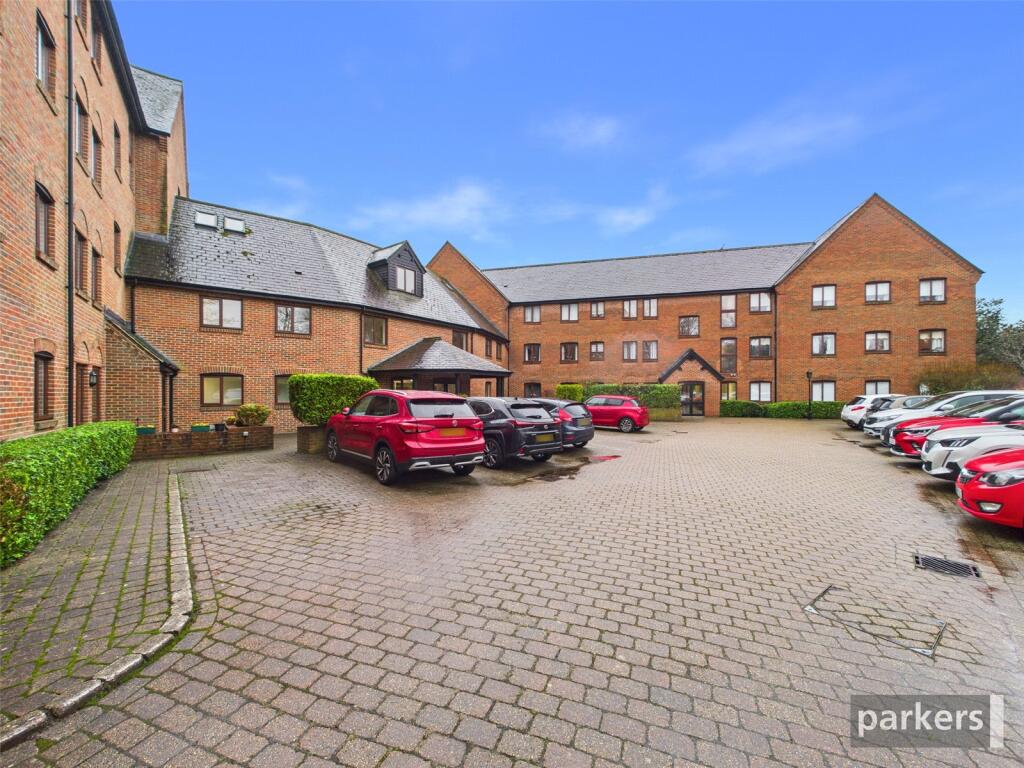Main image of property: Silk Lane, Twyford, Reading, Berkshire, RG10