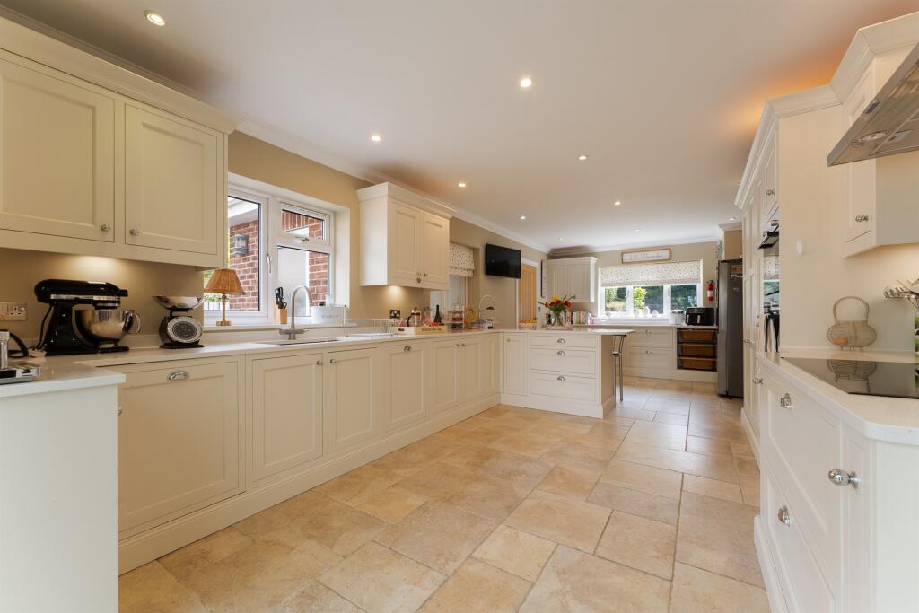 House in Bournemouth, Bournemouth, Christchurch and Poole - More