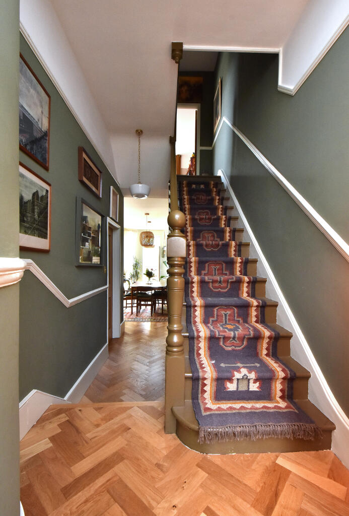 House in London - View 5