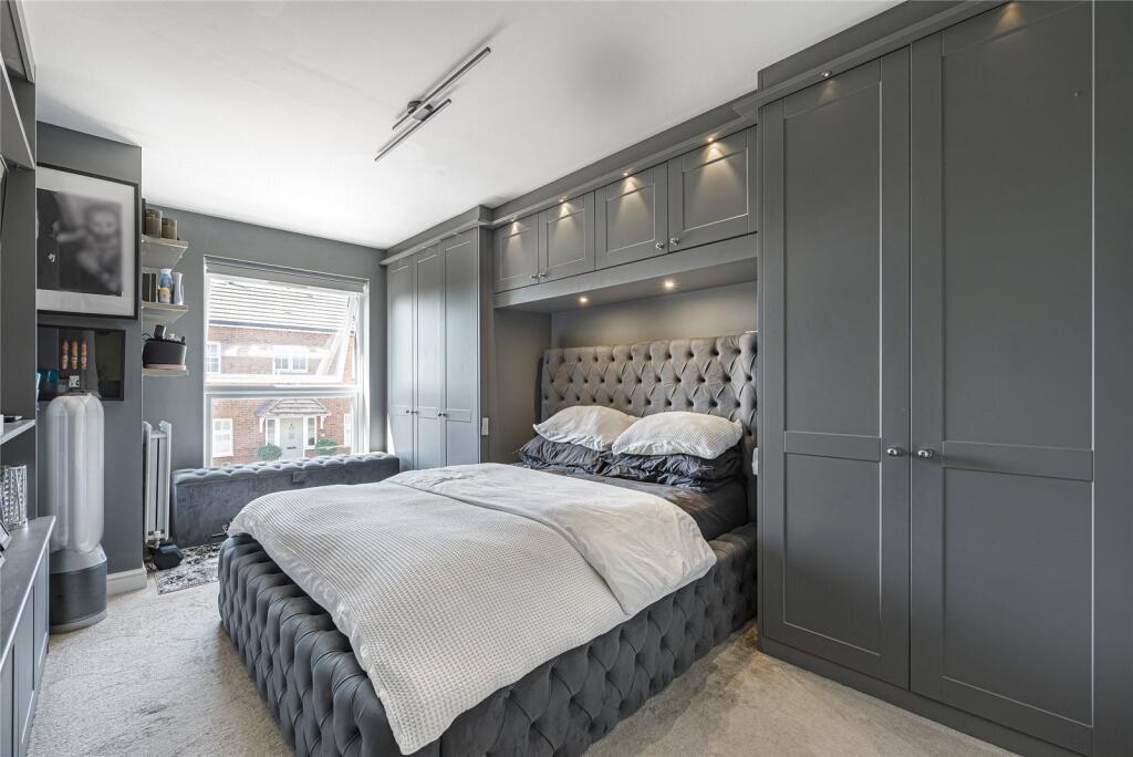 Apartment in Dartford, Ebbsfleet Green, Ebbsfleet Valley - View 3