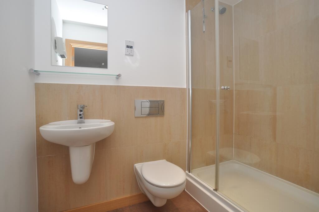 Apartment in North Hertfordshire, Hertfordshire - View 5