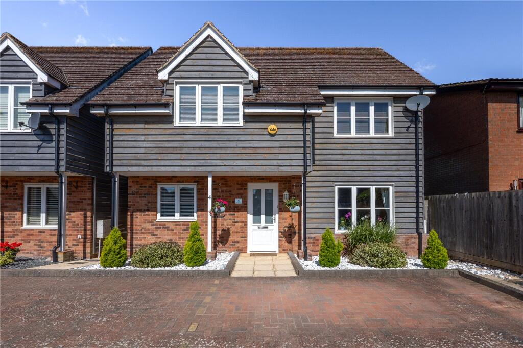 Main image of property: Hardinge Place, Toddington, Bedfordshire, LU5