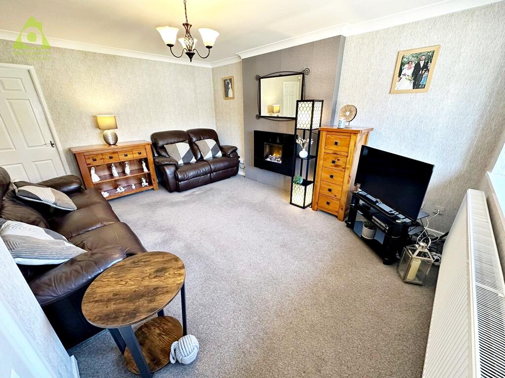 Chantry Close, Westhoughton, BL5 2LY photo 2