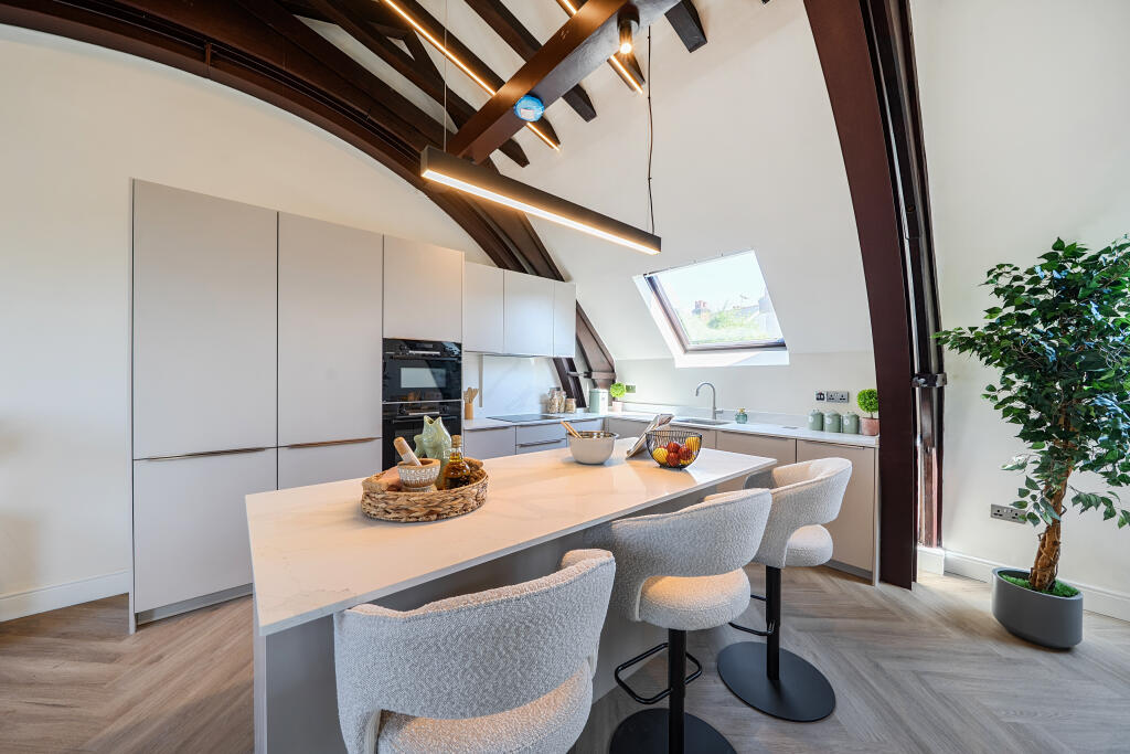 House in Hertsmere, Hertfordshire - View 3