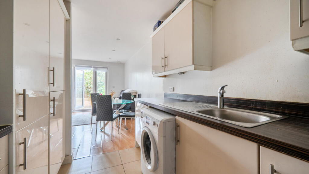 Apartment in London - View 5